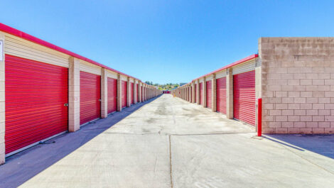 Large open driveways at Devon Self Storage in Apple Valley, California