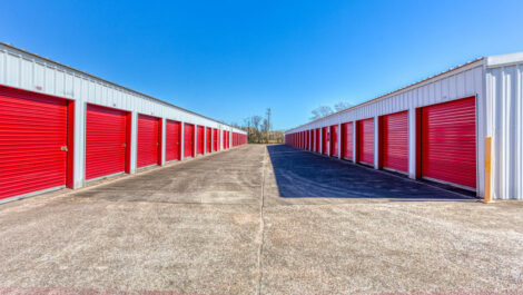 Large open driveways at Devon Self Storage in Pasadena, Texas