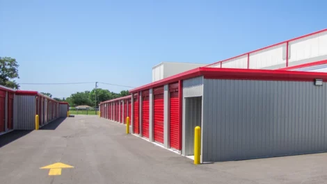 Drive up storage units in Warren, MI