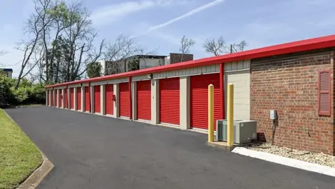 Drive up storage units in Hendersonville at Devon Self Storage - Main Street