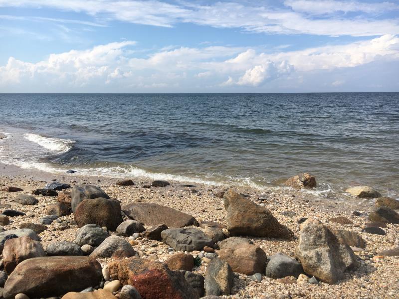 The beautiful beach at Wildwood State Park in New York.